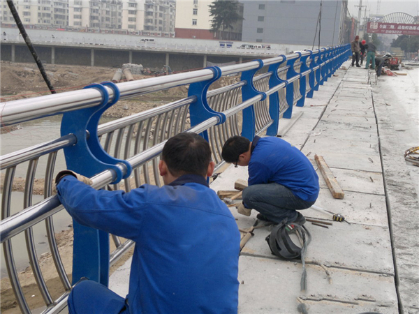 沈阳不锈钢河道护栏的特性及其在城市景观中的应用