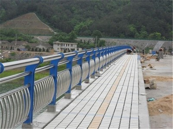 沈阳不锈钢桥梁护栏是一种什么材质的护栏